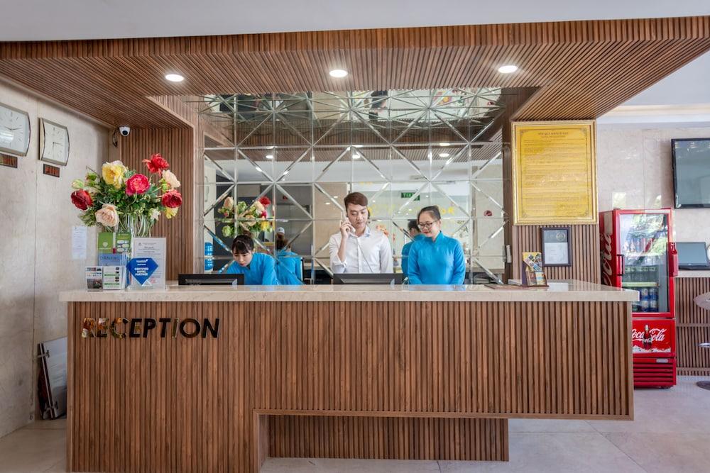 Gold Hotel Da Nang By Haviland מראה חיצוני תמונה